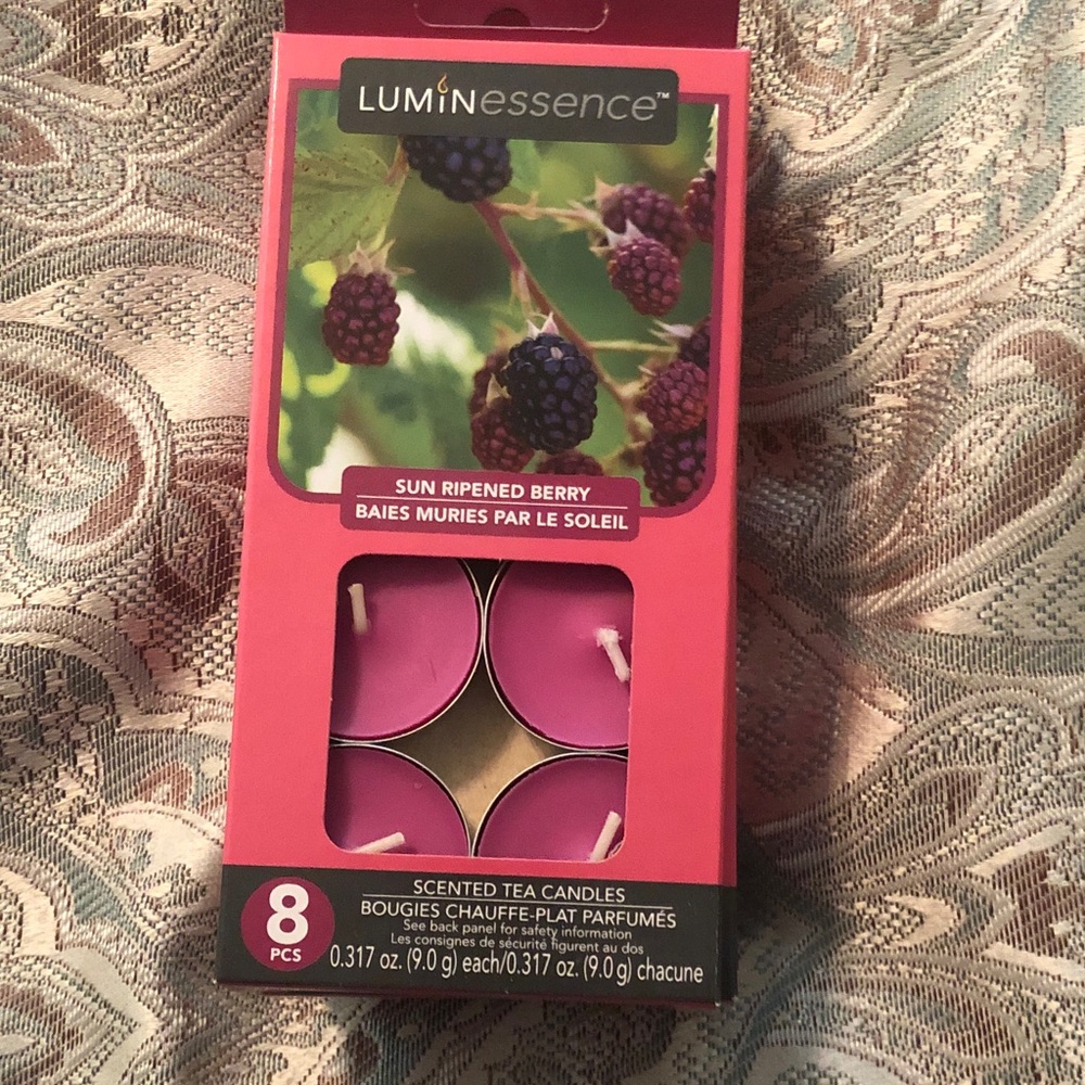 SUN RIPENED BERRY TEA LIGHTS. 4 Pkgs of 8